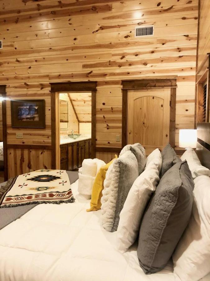 Stone Mountain Lodge 5000Sqft 6 Bed Game Room Pool Table Hot Tub Broken Bow Exterior foto
