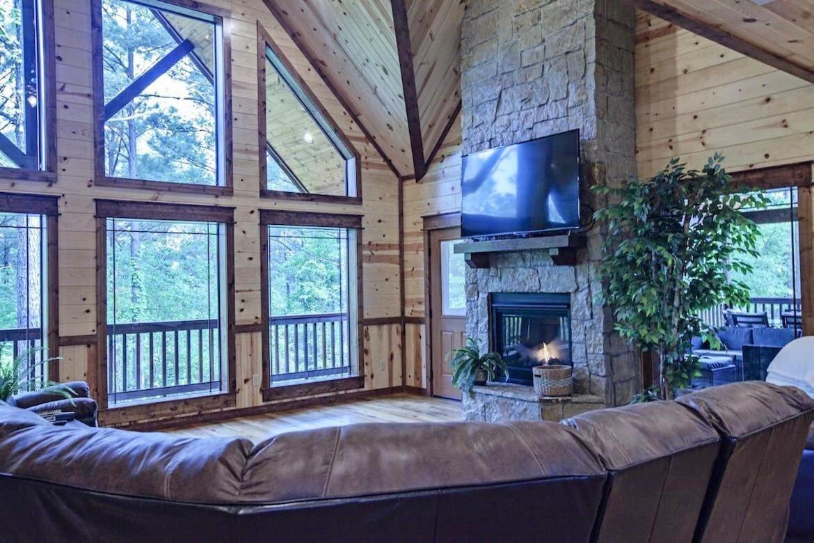 Stone Mountain Lodge 5000Sqft 6 Bed Game Room Pool Table Hot Tub Broken Bow Exterior foto
