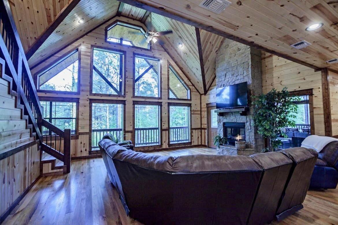 Stone Mountain Lodge 5000Sqft 6 Bed Game Room Pool Table Hot Tub Broken Bow Exterior foto